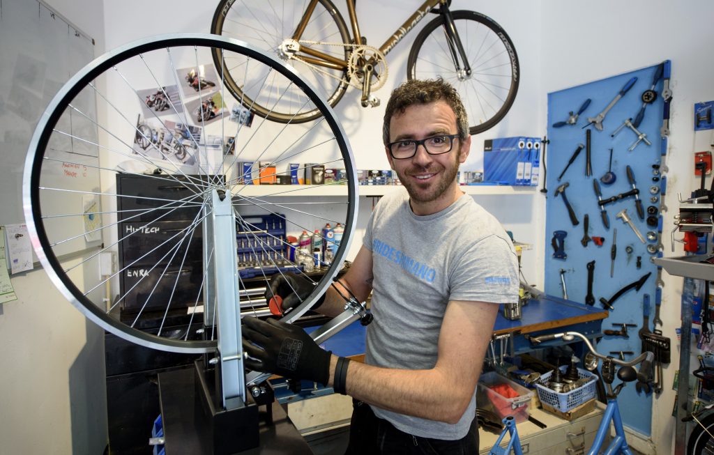 vermomming gerucht Medisch wangedrag Fiets stuk? Kom naar dé fietsenmaker van de Baarsjes | BiciCare.nl
